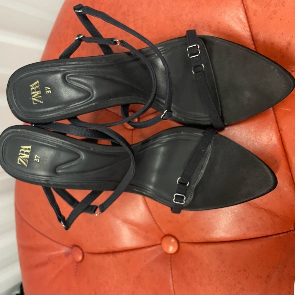 Zara Elegant Black Strappy Heels - Picture 6 of 7